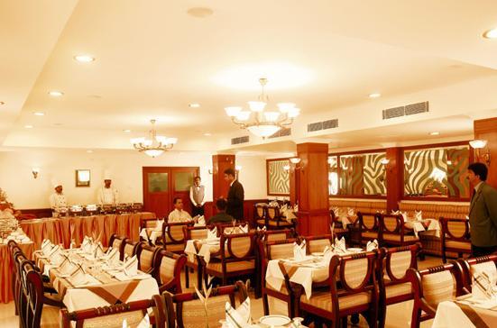 Hotel Elegance Kāladi エクステリア 写真