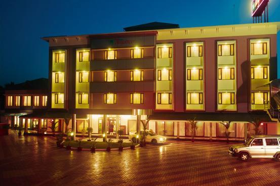 Hotel Elegance Kāladi エクステリア 写真